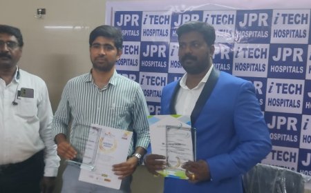 சேலத்தைச் சேர்ந்த மருத்துவமனை நிர்வாக இயக்குநருக்கு இரண்டு மலேசியா விருதுகள்