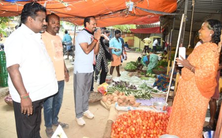நடைபயிற்சியில் ஈடுபட்டு வாக்கு சேகரித்த அதிமுக வேட்பாளர் கருப்பையா