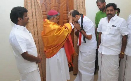 பேராயர் எஸ் ஆரோக்கியராஜ் அதிமுக வேட்பாளர் ஆசி பெற்றார்