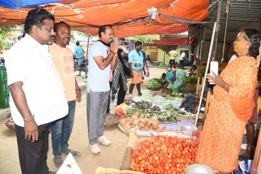 நடைபயிற்சியில் ஈடுபட்டு வாக்கு சேகரித்த அதிமுக வேட்பாளர் கருப்பையா