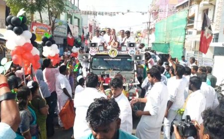 திருச்சி வேட்பாளர் கருப்பையாவுக்கு பெண்கள் ஆராத்தி எடுத்து  உற்சாக வரவேற்பு