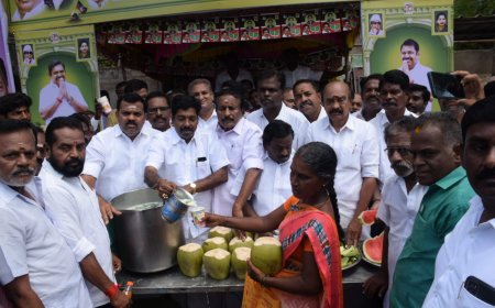 திருச்சியில் அதிமுக வழக்கறிஞர் அணி சார்பில் நீர் மோர் பந்தலை மாவட்ட செயலாளர் சீனிவாசன் திறந்து வைத்தார்