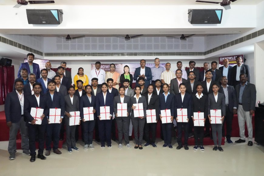 ஏ எம் ஐ நிறுவனத்தில் வேலைவாய்ப்பு பெற்று கே ஐ ஒ டி மாணவருக்கு பணி நியமனம் ஆணை வழங்கும் நிகழ்ச்சி