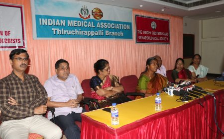 கலெக்டரின் ஆய்வுக் கூட்டத்தில் உரிய மரியாதை தர வேண்டும்