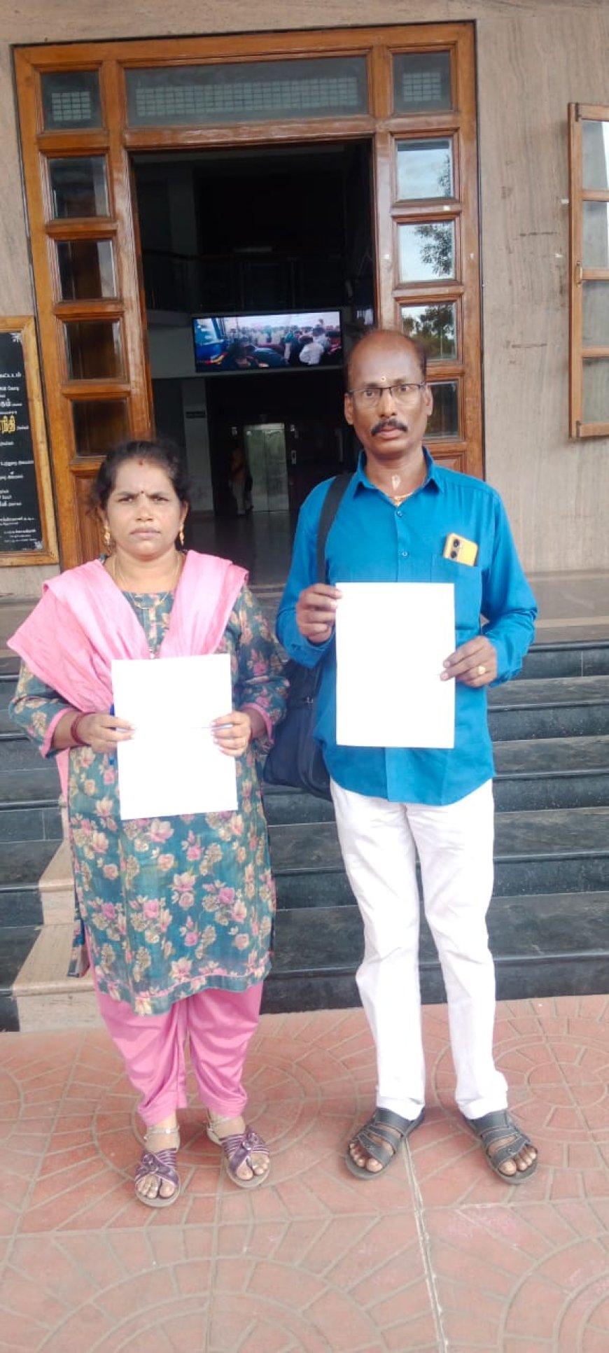 கொலை மிரட்டல் விடுக்கும் தனியார் நிறுவனத்தின் மீது நடவடிக்கை எடுக்க மாவட்ட ஆட்சியரிடம் புகார் மனு