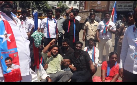 சேலத்தில் விடுதலை சிறுத்தைகள் கட்சியினர் காவல் துறையினரை கண்டித்து திடீர் சாலை மறியல்