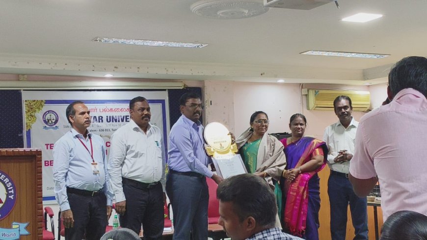 சேலம் ஸ்ரீ சாரதா கல்லூரி பேராசிரியைக்குச் சிறந்த ஆசிரியர் விருது...