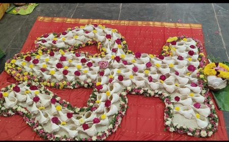 சேலம் கோட்டை  மாரியம்மன் கோவில் 108 சங்காபிஷேகம் செய்து சிறப்பு பூஜை நடைபெற்றது