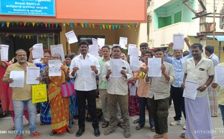 சேலத்தில் மத்திய மாநில அரசுகளின் வீடு கட்டும் திட்டத்தின் கீழ் மானியம் வழங்க கோரி ஐம்பதுக்கு மேற்பட்ட பொதுமக்கள் ஆர்ப்பாட்டத்தில் ஈடுபட்டனர்.