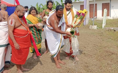 திருச்சி மாவட்டம் உத்தமர் கோயில், நோச்சியத்தில் ஸ்ரீ ஸ்ரீ அக்ரஹாரம் வேதிக் குழுமம்,ஸ்ரீ ஸ்ரீ அக்ரஹாரம் வைகுண்ட ஏகாதசி மார்கழி மஹோத்ஸவத்தை முன்னிட்டு ஸ்ரீ ஸ்ரீ ரங்கநாதர் நகரில் இன்று ஸ்ரீவில்லிபுத்தூர் ஸ்ரீ ஸ்ரீ ஸ்ரீ ஆச்சாரியர் சடகோப ராமானுஜ ஜீயர் சுவாமியின் சிறப்பு பூஜை