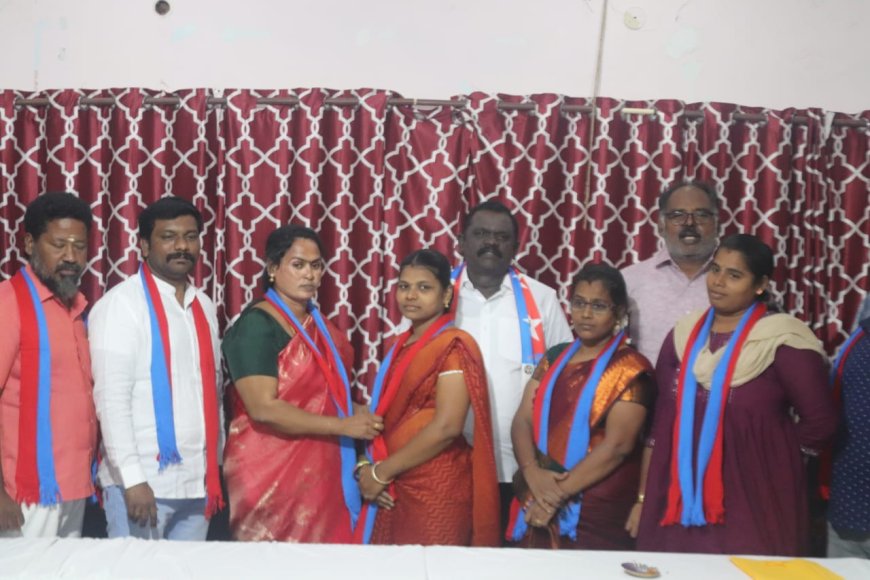 சேலத்தில் மாற்று கட்சிகளிலிருந்து விலகி விடுதலை சிறுத்தைகள் கட்சியில் தங்களை தெற்கு தொகுதி மாவட்ட செயலாளர் கி காயத்ரி முன்னிலையில் தங்களை இணைத்துக் கொண்டனர்