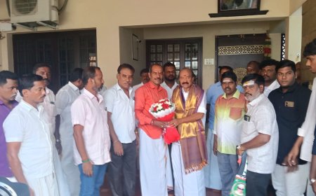 ஆர்.மனோகரன் அவர்களை தமிழ்நாடு திருமண அலங்கரிப்பாளர்கள் சங்க மாநிலத் தலைவர் பாலமுருகன் தலைமையில் நிர்வாகிகள் நேரில் சந்தித்து தங்களது ஆதரவு தெரிவித்தனர்