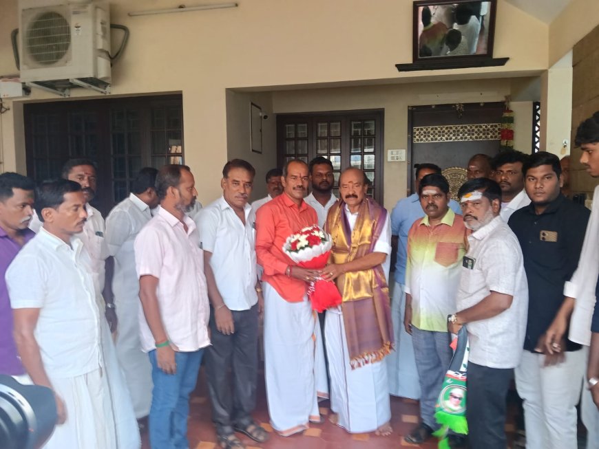 ஆர்.மனோகரன் அவர்களை தமிழ்நாடு திருமண அலங்கரிப்பாளர்கள் சங்க மாநிலத் தலைவர் பாலமுருகன் தலைமையில் நிர்வாகிகள் நேரில் சந்தித்து தங்களது ஆதரவு தெரிவித்தனர்